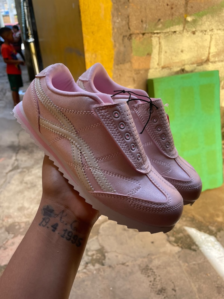 Tenis deportivos rosa para mujer