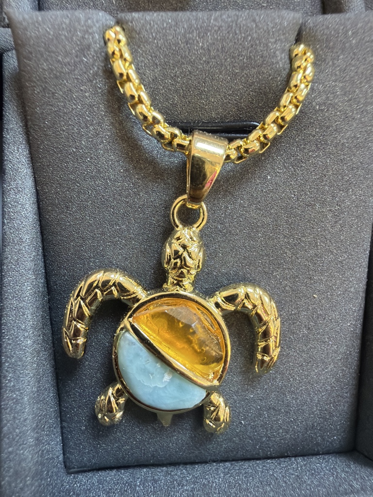 Dije tortuga dorado Larimar y Ámbar