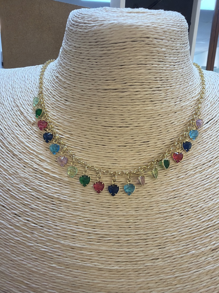Collar dorado corazones multicolor