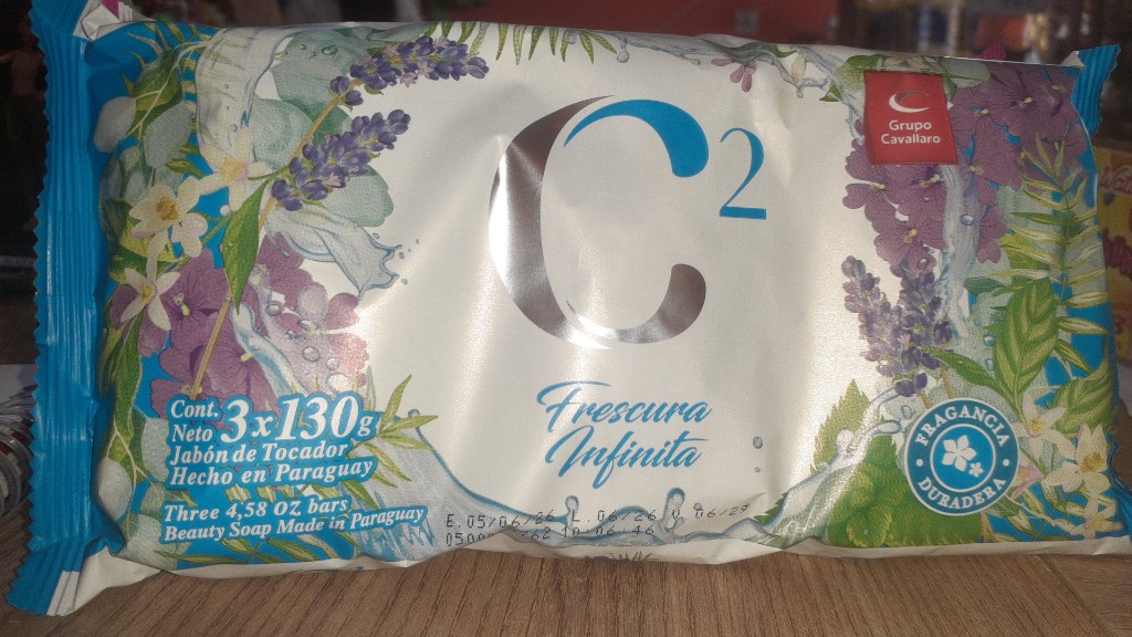 C2 jabon blanco floral