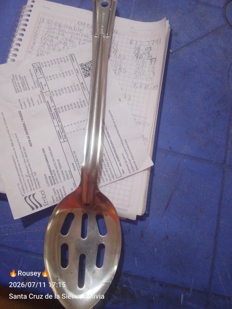 Cucharon inoxidable grande