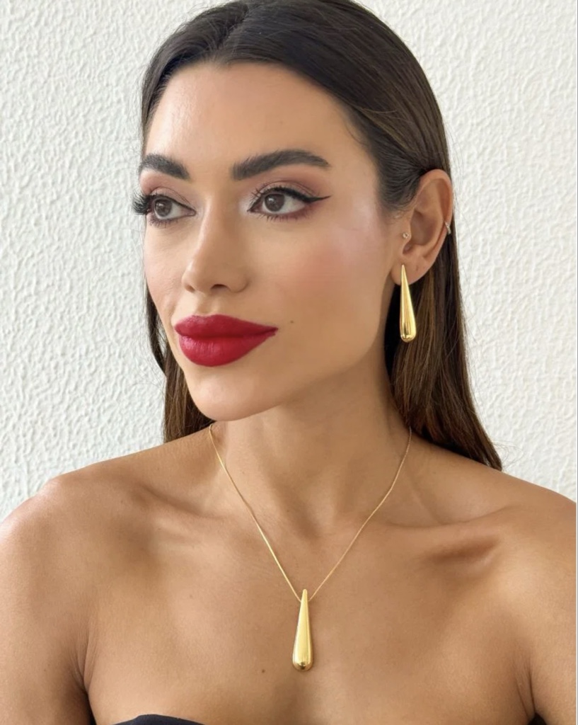 Conjunto Brincos e colar gota alongada