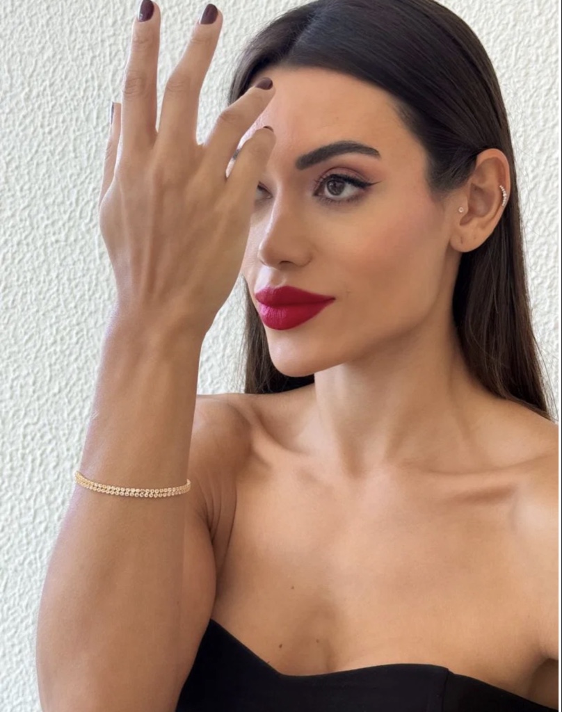 Pulseira dourada delicada microzirconias