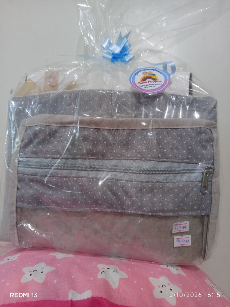 Kit regalo, cambiador y bolsa sanitaria