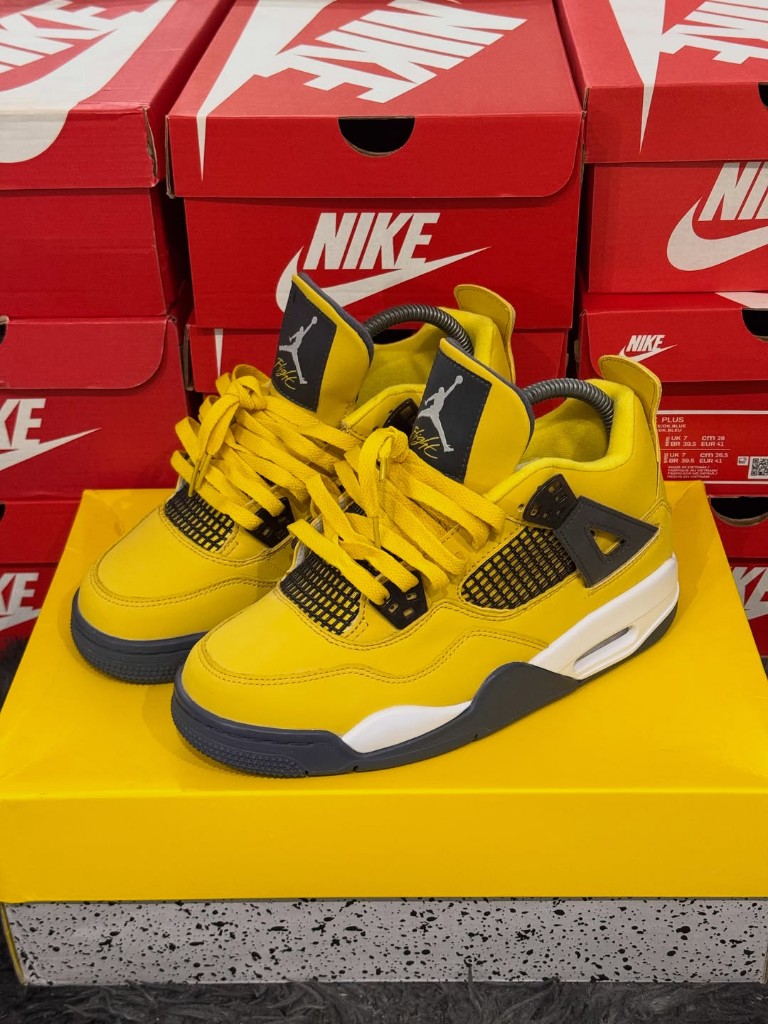 Jordan 4 lightning