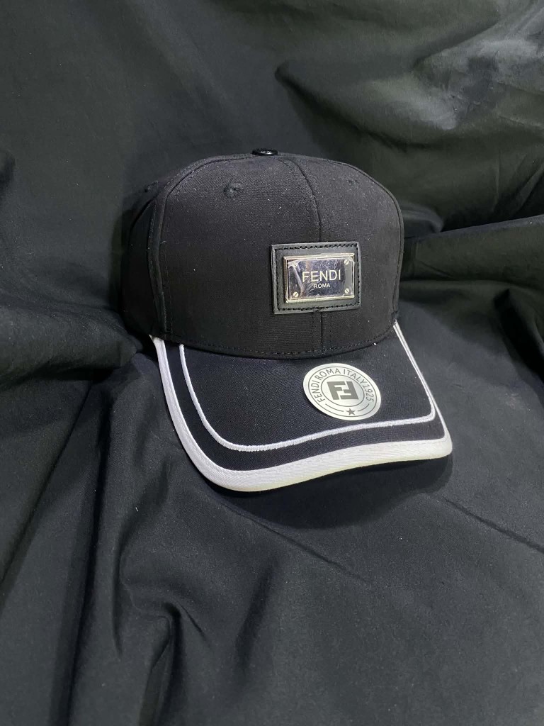 Gorra Fendi
