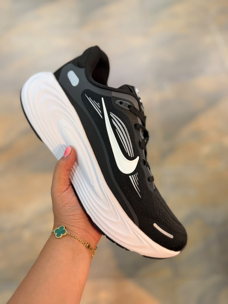 NIKE VOMERO 19 Caballeros