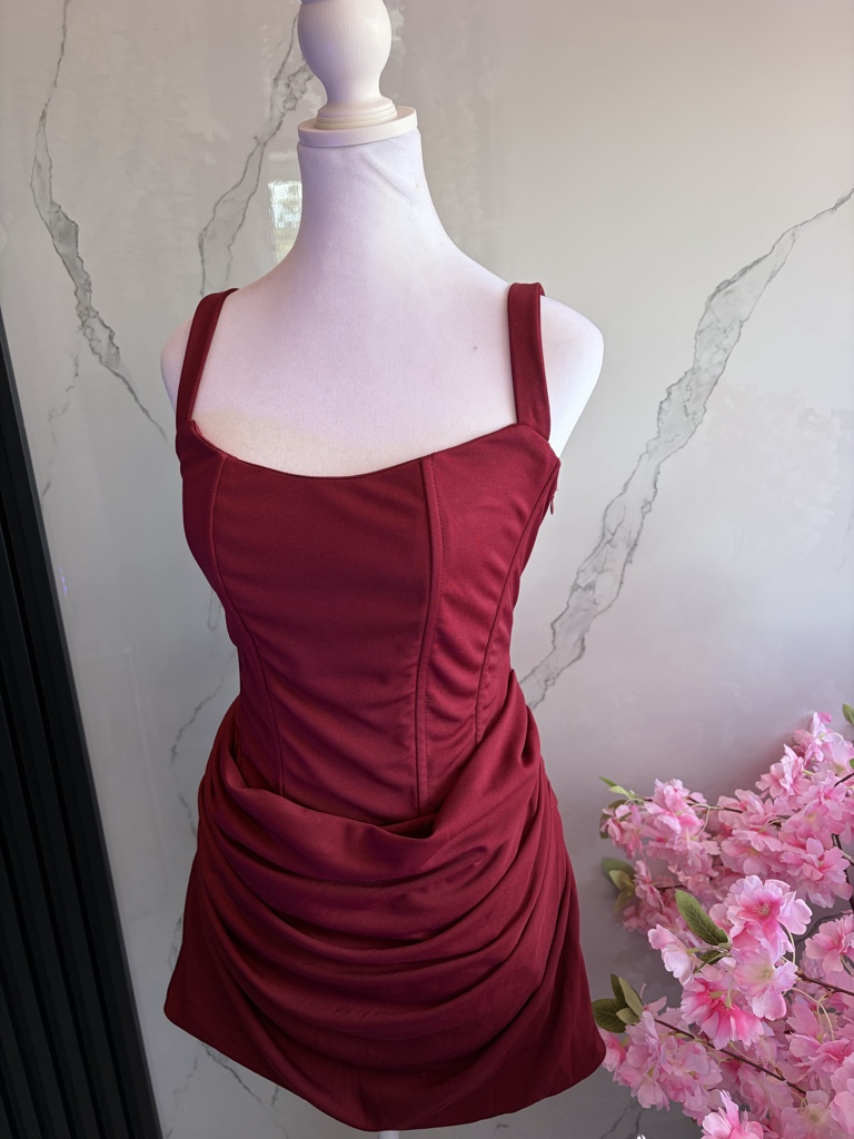 Vestido vino corset corto ajustable