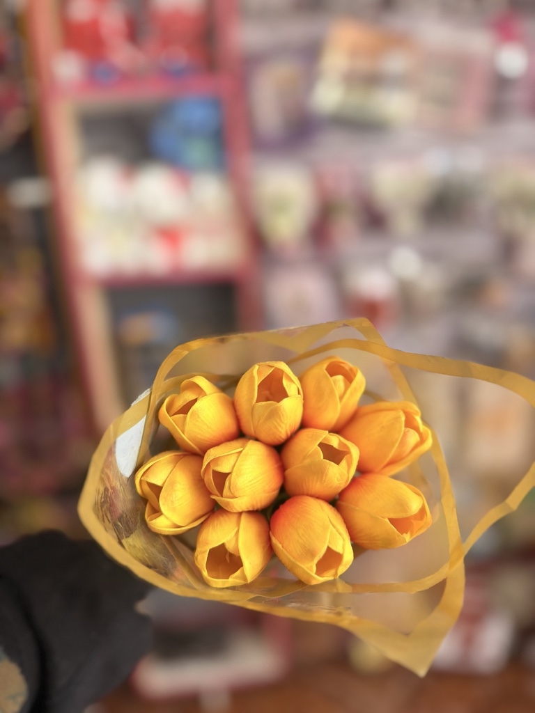 Ramo de tulipanes amarillos
