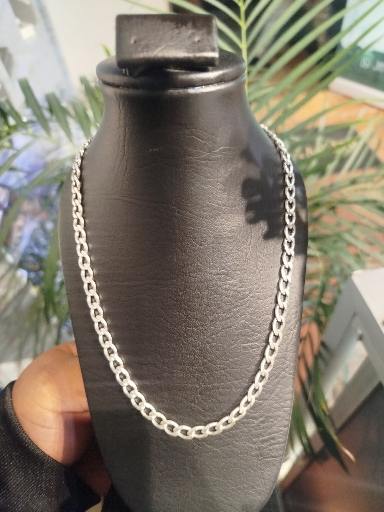 Cadena de plata tejido cubano mediano