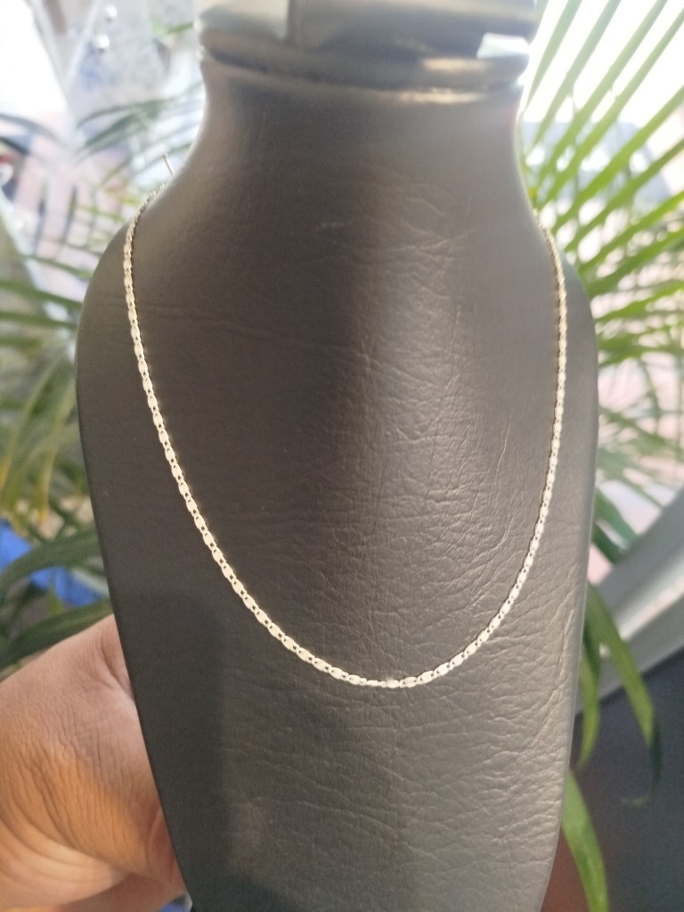 Cadena de plata eslabon escalera plana