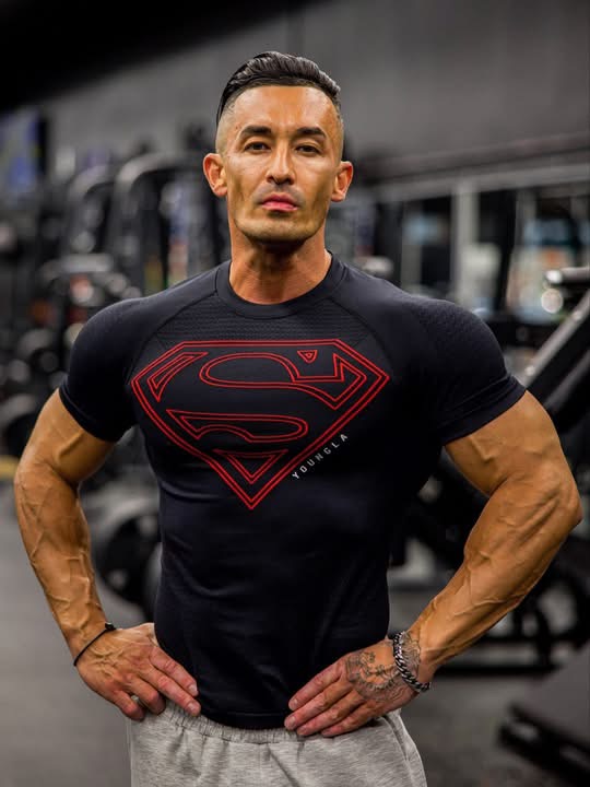 4117 - SUPERMAN COMPRESSION TEES Limited Edition Black/Red