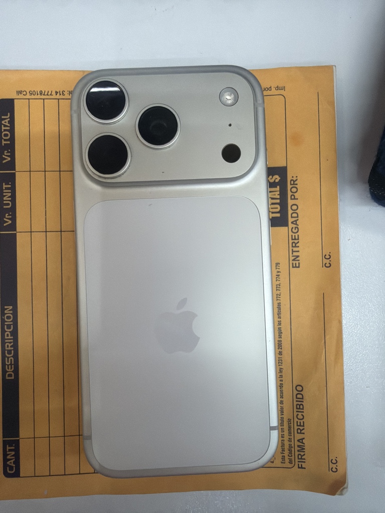 ✅ iPhone 17 pro de 256 GB blanco SF 92% 2