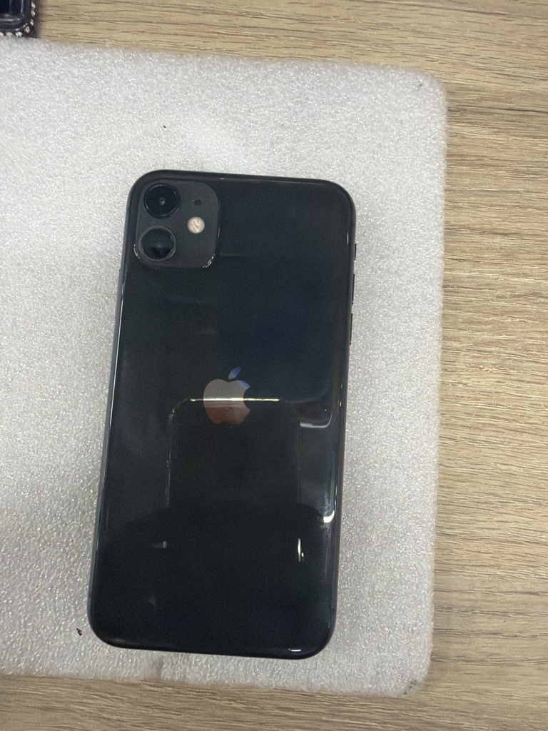 ❌#4684.iPhone 11 de 128 gb negro 70%