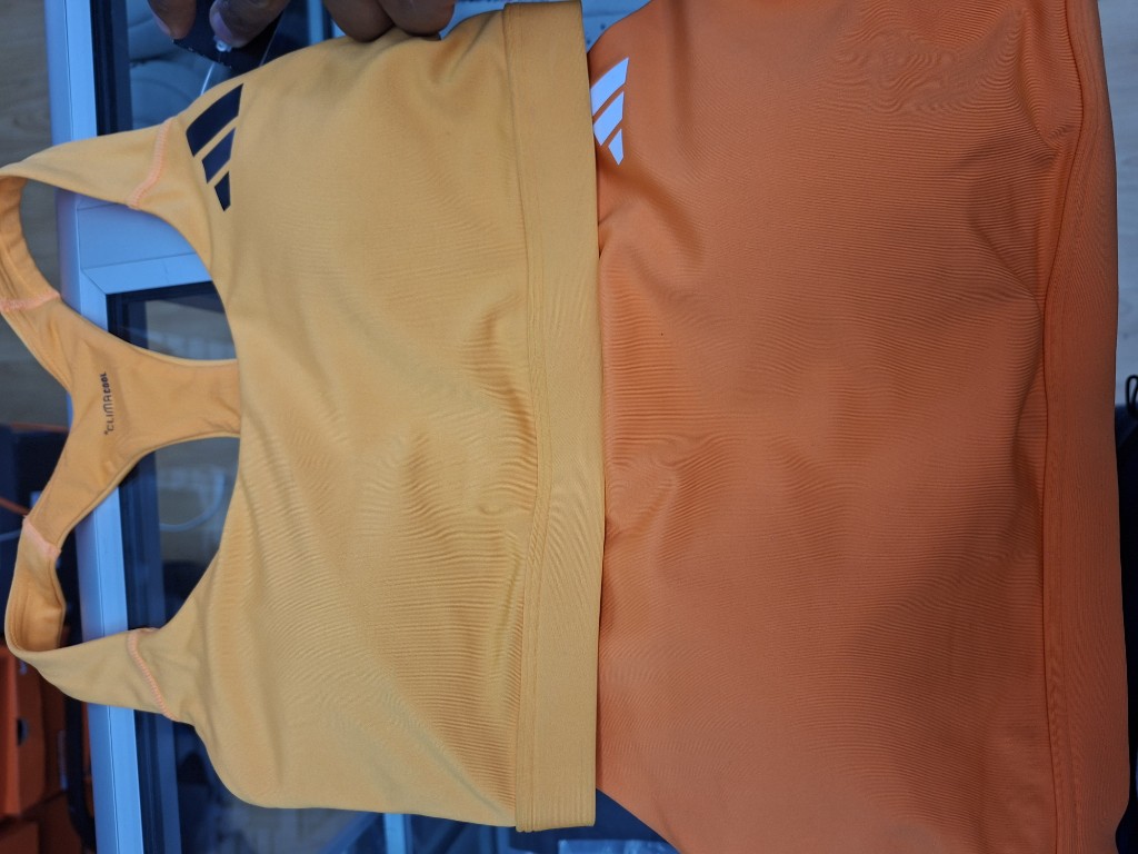 Adidas top deportivo naranja