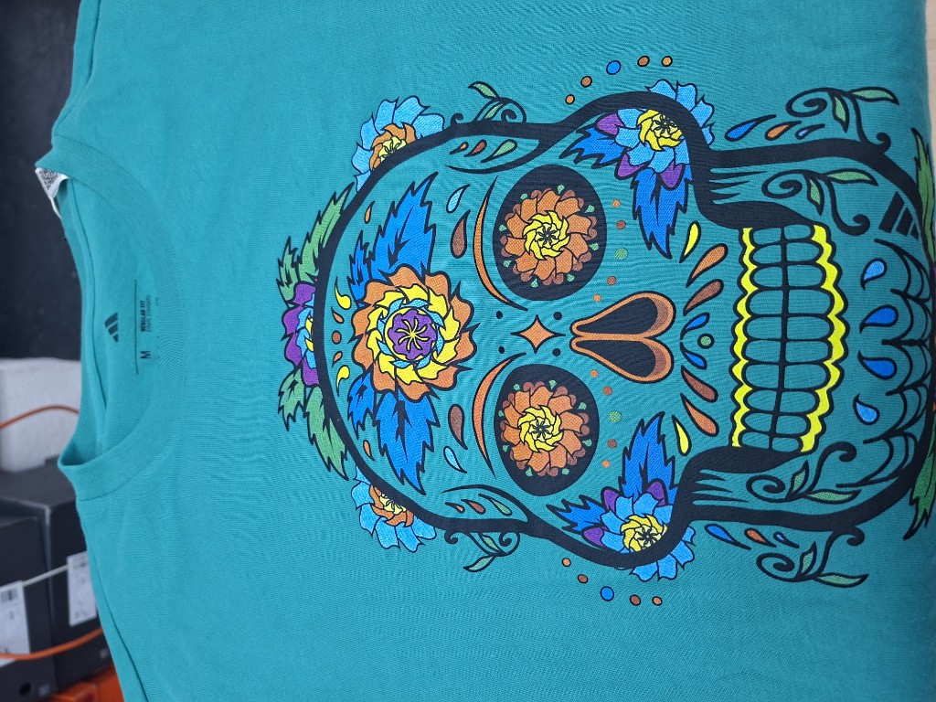 Adidas camiseta turquesa calavera