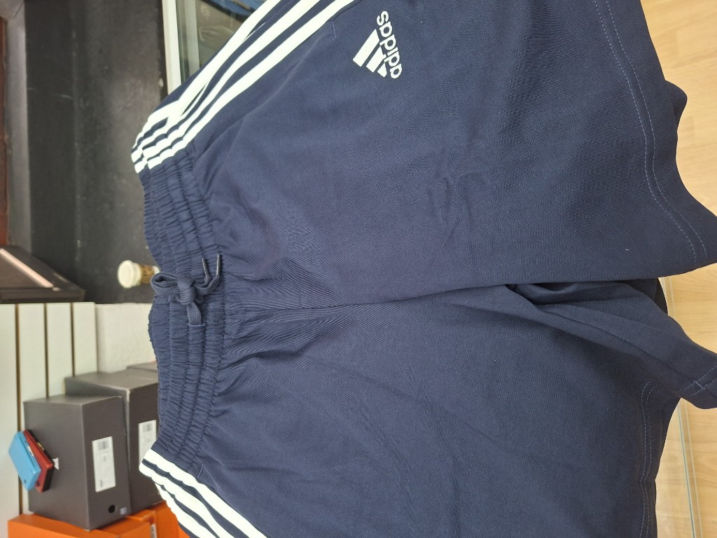 Adidas short azul marino