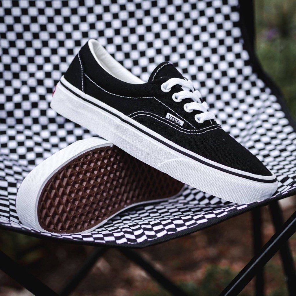 Era black white