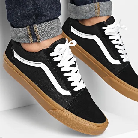 Old skool black gum