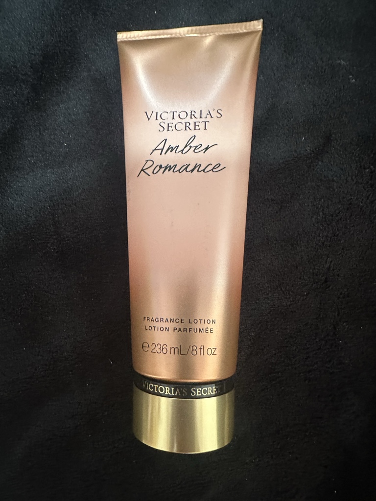 Victoria's Secret Bare amber romance
