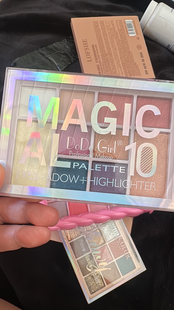 DoDo Girl palette sombras y iluminador