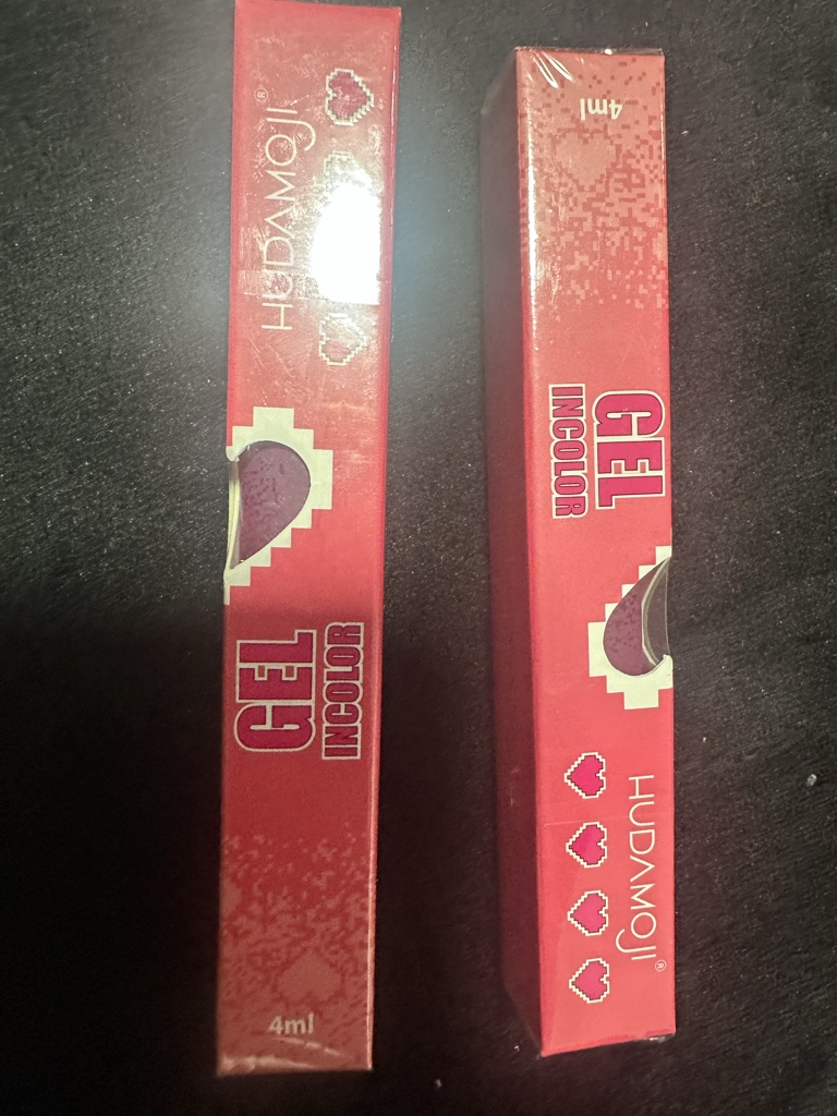 Huda Beauty gel labial color