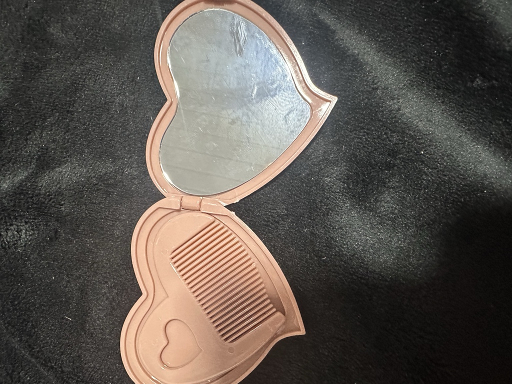 Espejo compacto corazon rosa