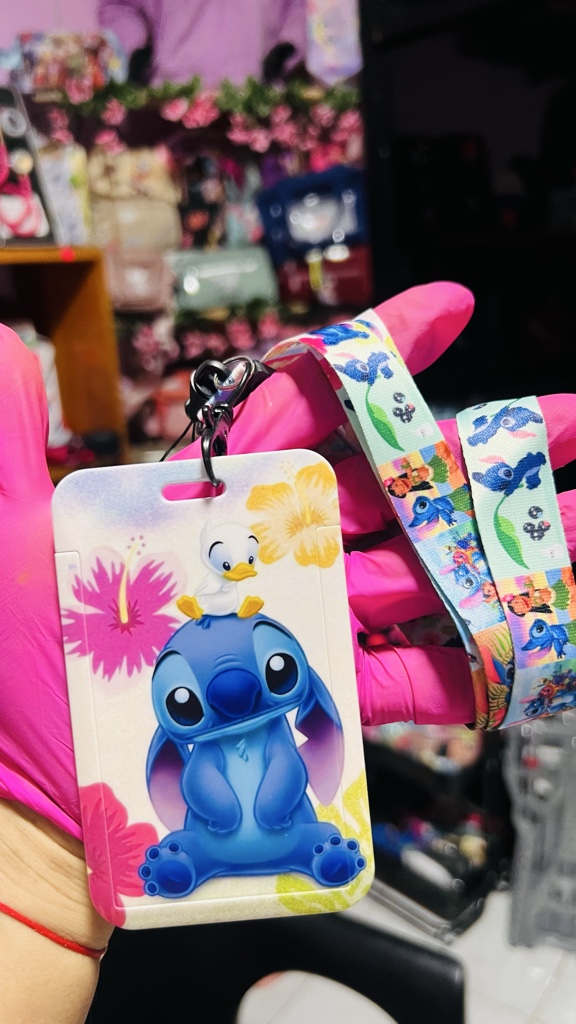 Stitch porta credencial multicolor