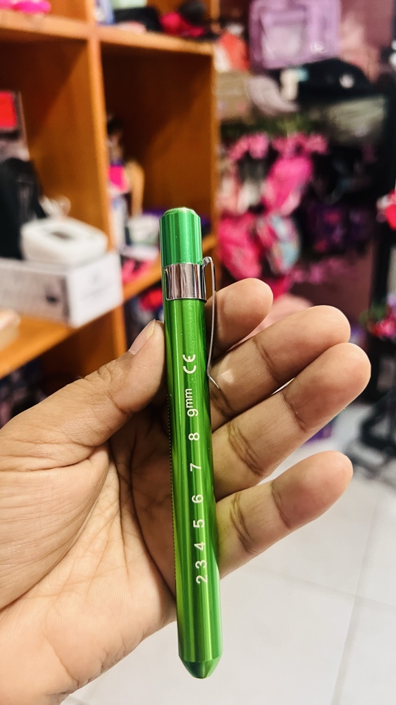 Linterna Pupilar verde limón