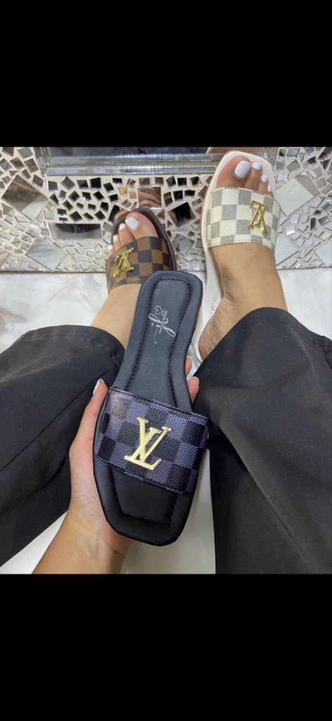 LV sandalias damero