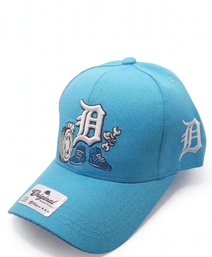 GORRA DETROIT CARTOON KICKS - SKY BLUE 🩵👟