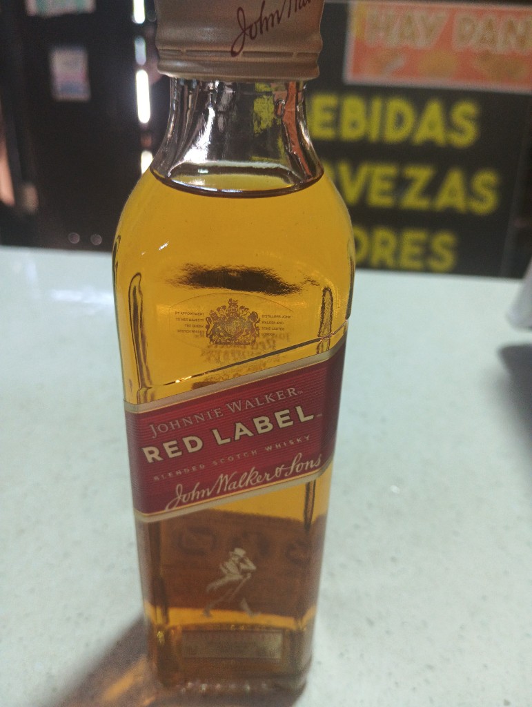 Petaca Johnnie Walker Red Label whisky