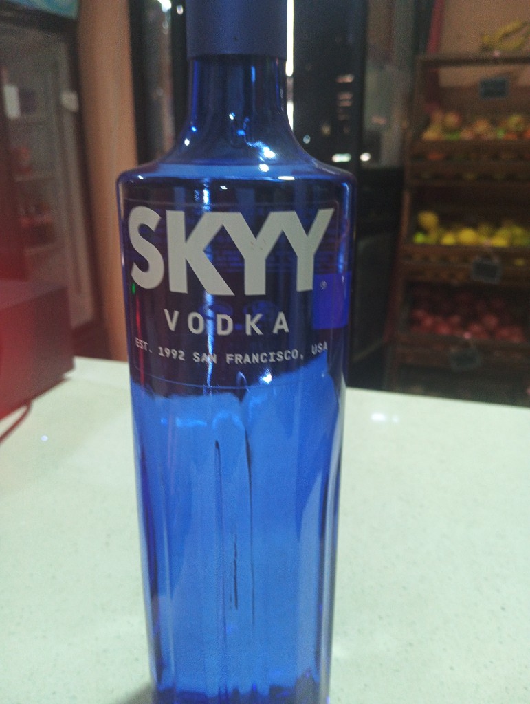 Skyy Vodka azul