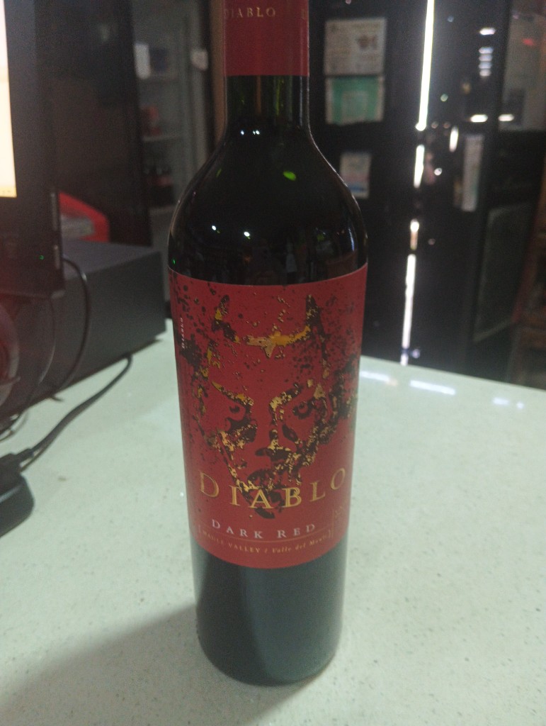 Diablo Dark Red vino tinto
