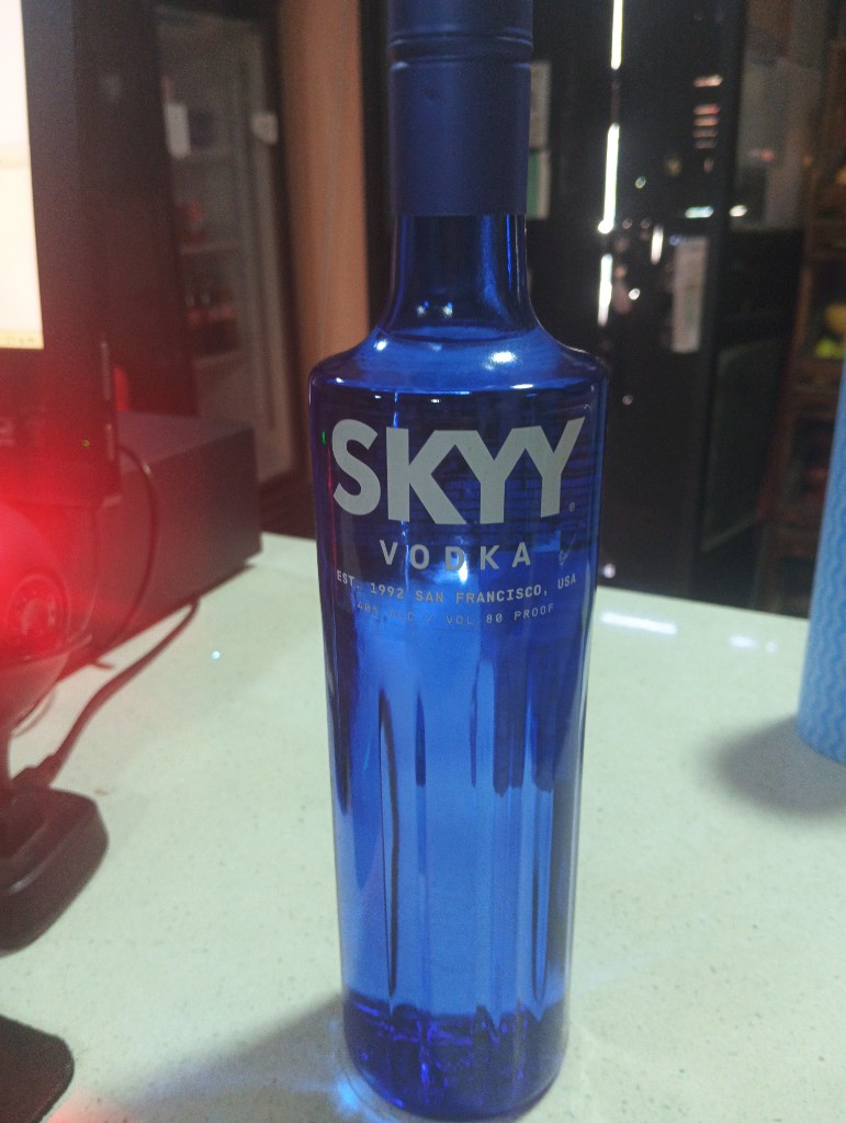 SKYY Vodka azul 750 ml