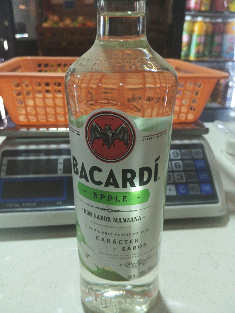 Bacardi Apple ron