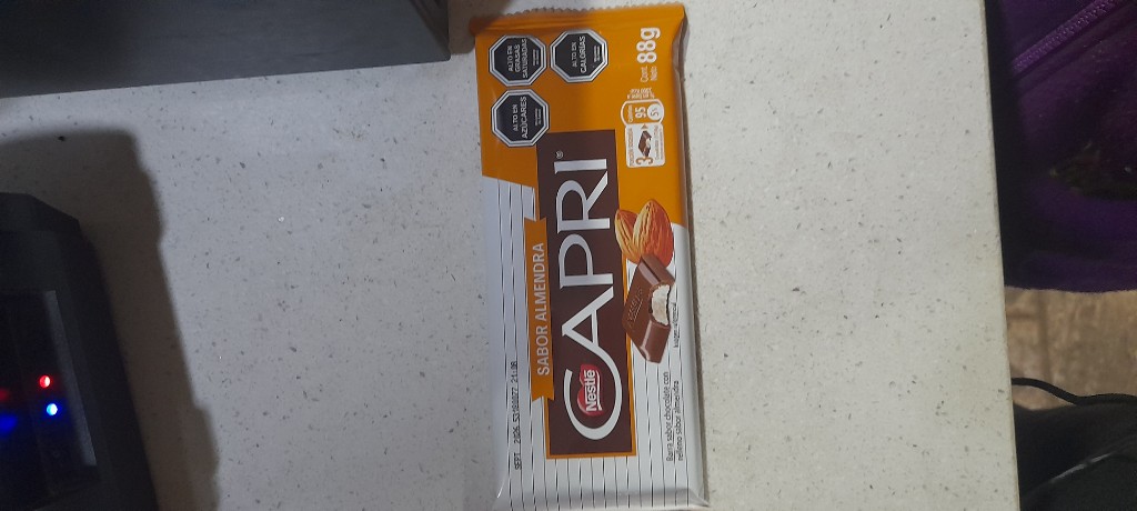 Nestle Capri almendra 88g