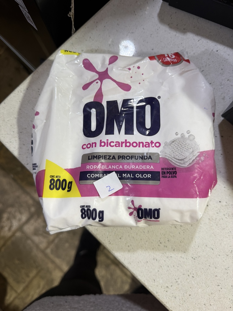 Detergente OMO con bicarbonato