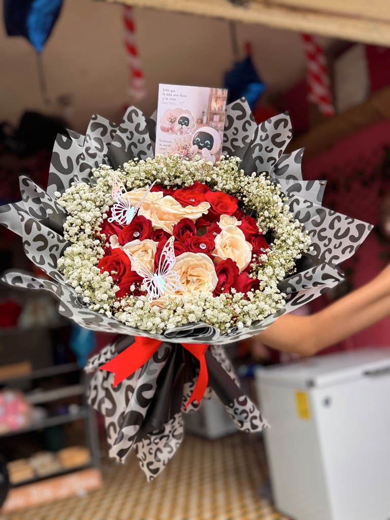 Ramo de rosas mixtas
