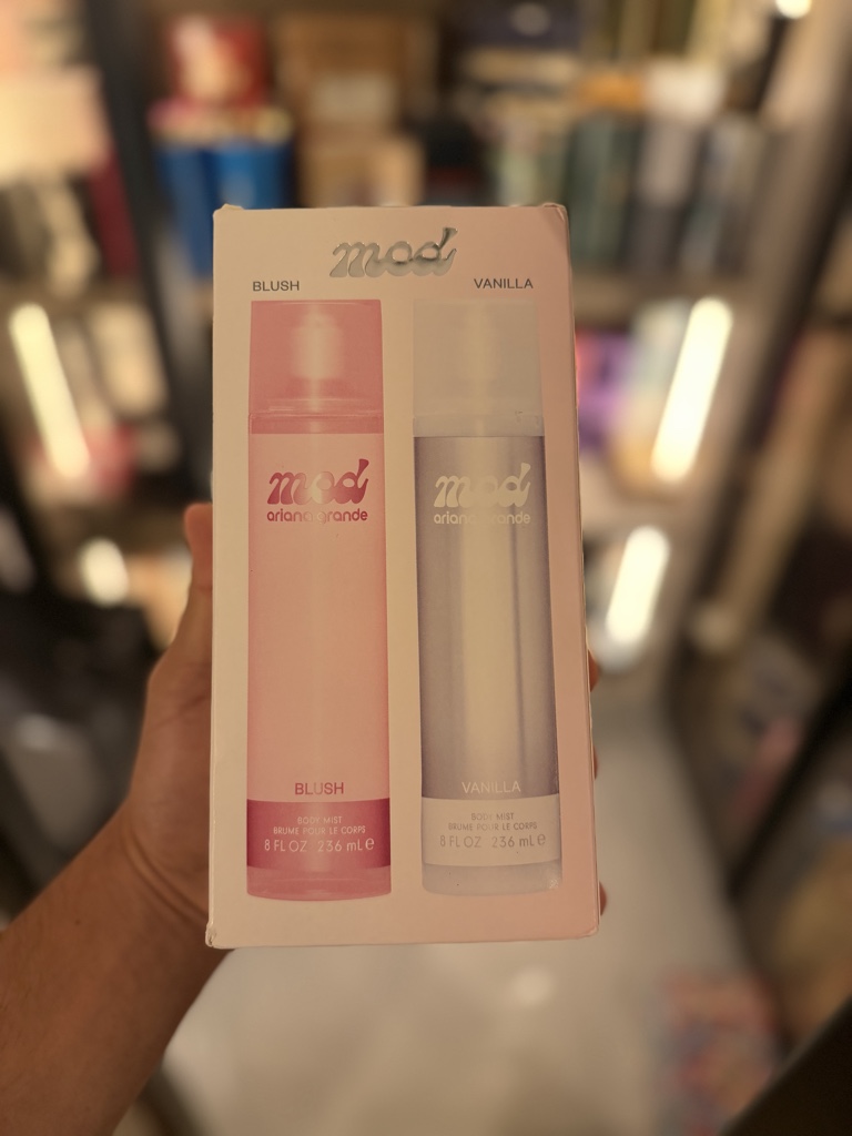 Ariana Grande Mod Blush Vanilla set