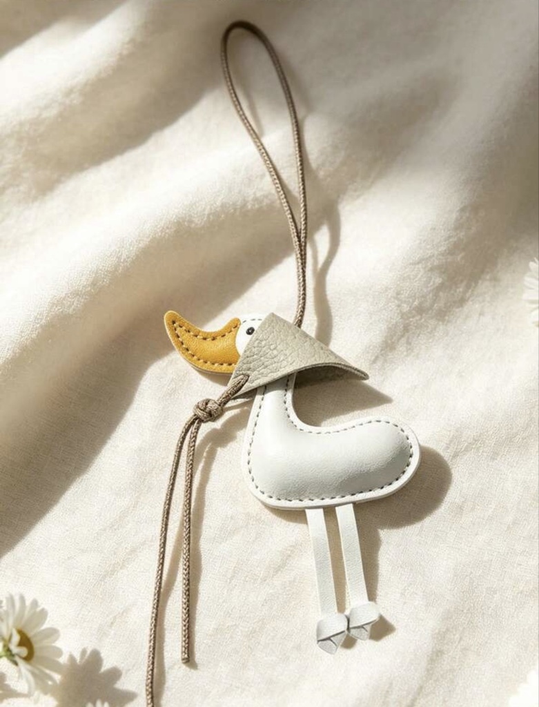 Pato charm blanco