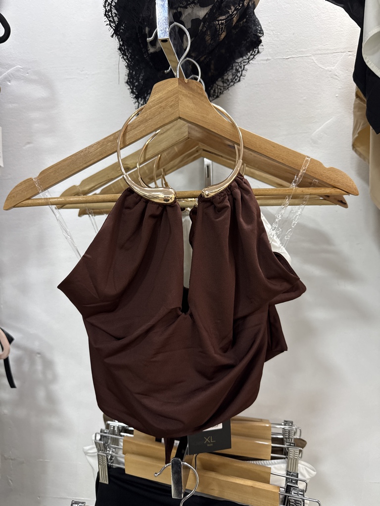 Top marron oscuro