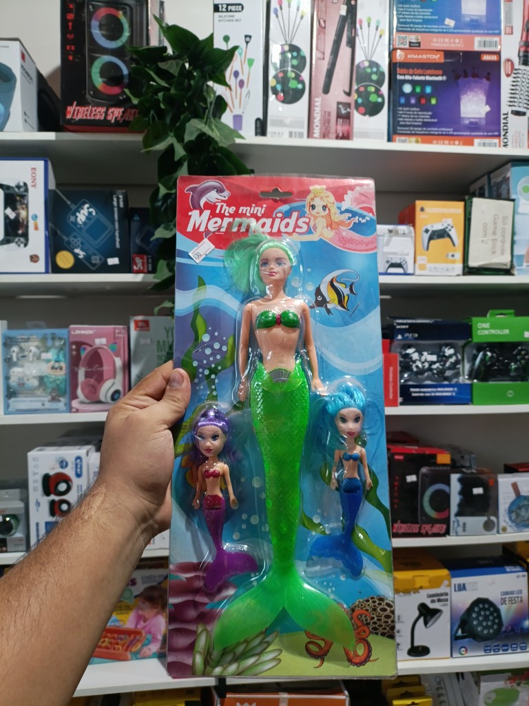 Brinquedo sereia com filha