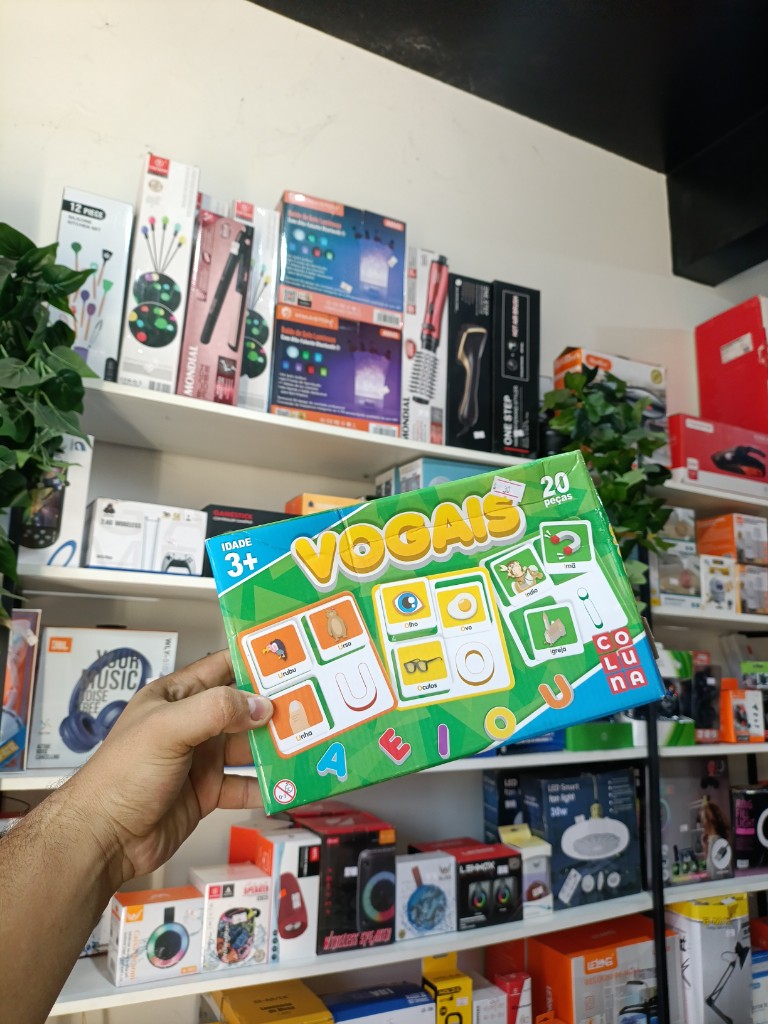 Brinquedo vogais
