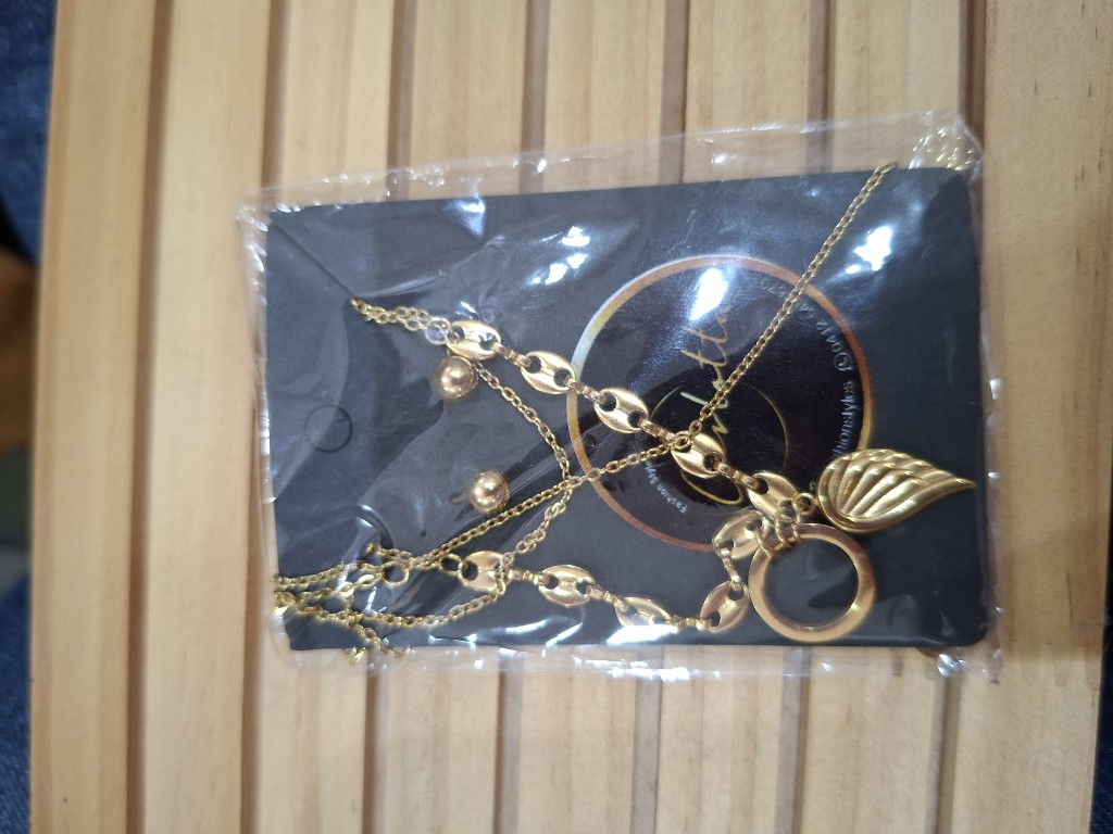 JUEGO DE COLLAR GUCCI ALAS DORADAS