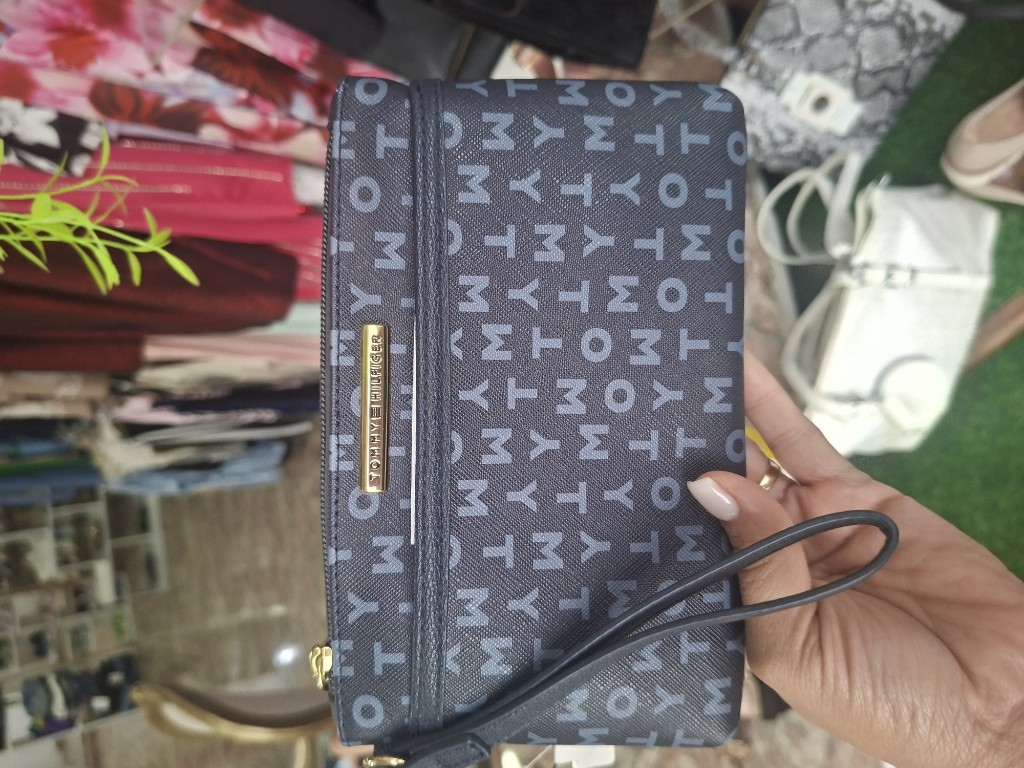 PORTA COSMETICO TOMMY HILFIGER AZUL CON LETRAS