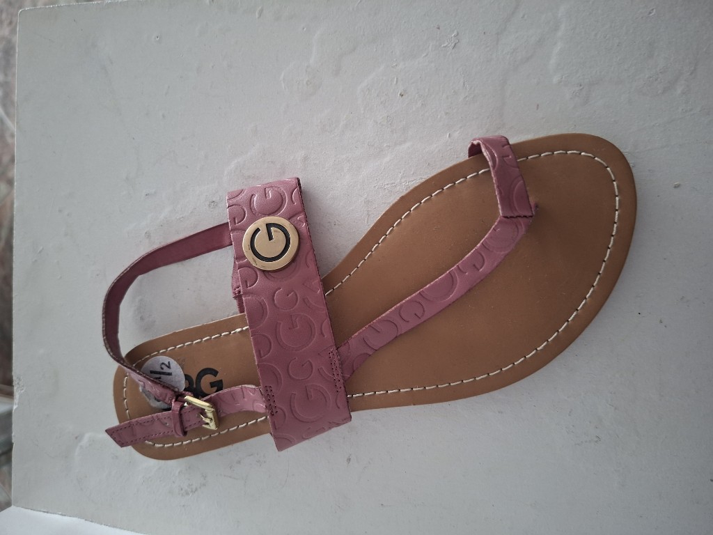 SANDALIAS ROSADAS GUESS 8 1/2