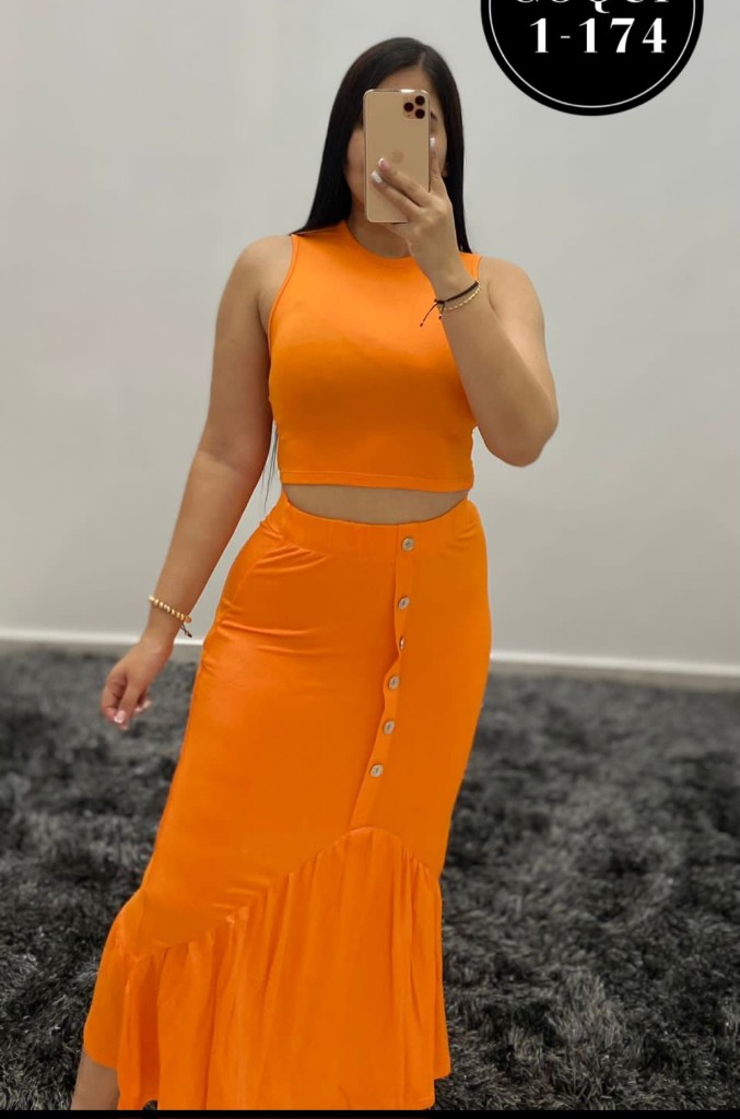 CONJUTO DE DE FALDA NARANJA