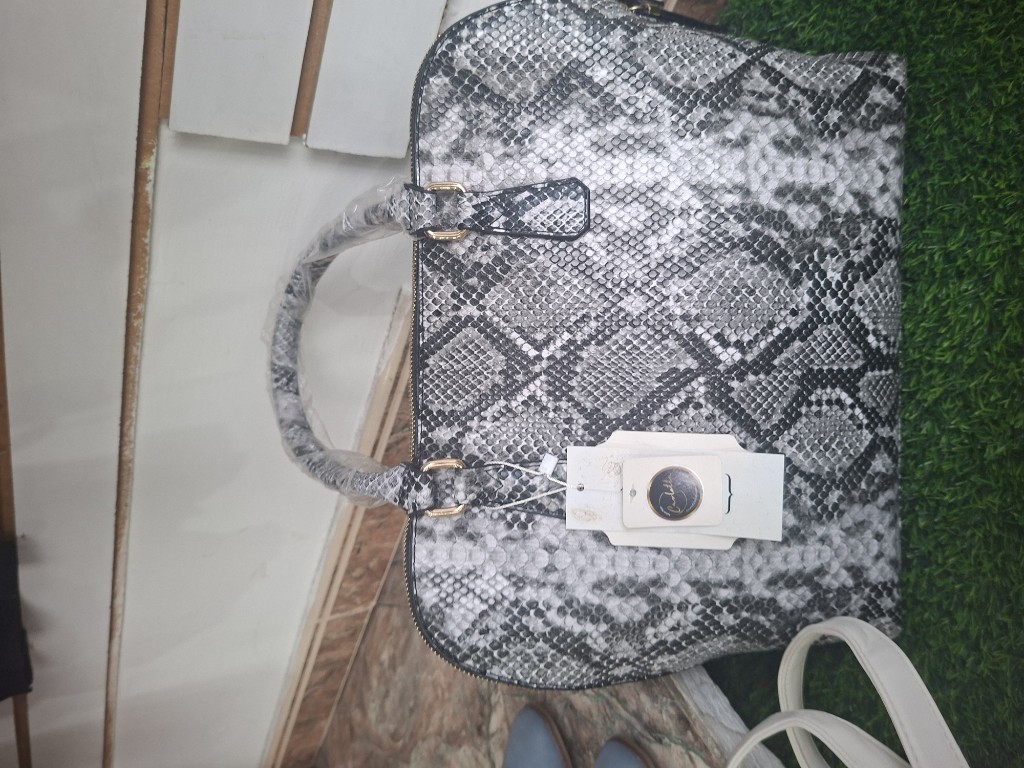 CARTERA PIEL DE CULEBRA GRIS  VEGAN