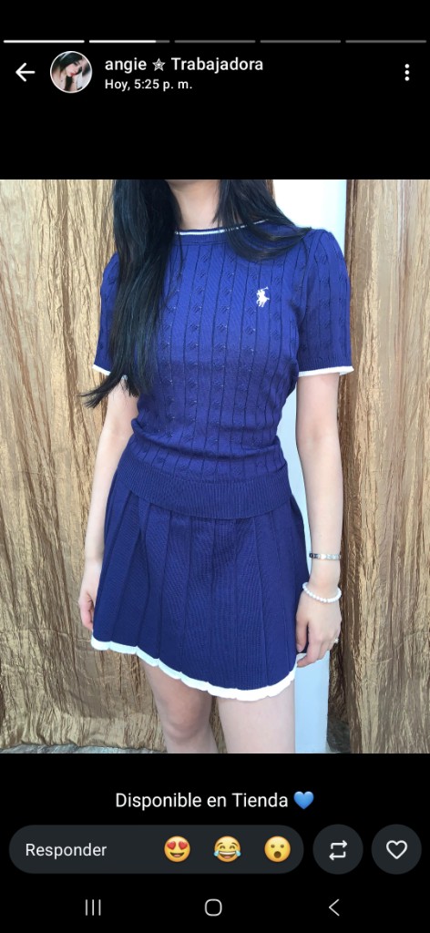 Conjunto de hilos falda azul marino